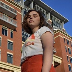 Meet your Posher, Alicia